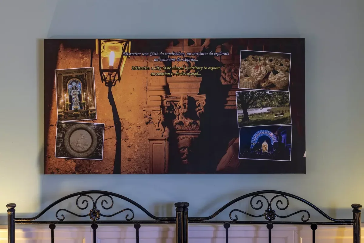 Dettaglio artistico della camera Cronos